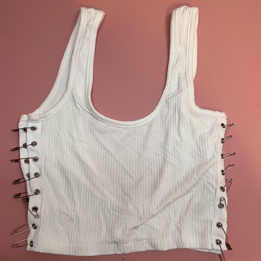 White cropped tank